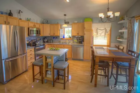 1758 12th, Bark River, MI 49807 photo 7