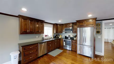 25 Twin Pnes, Ishpeming, MI 49849 photo 2