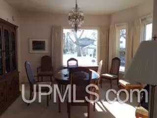311 Ogden, Escanaba, MI 49829 photo 3