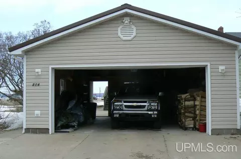214 E Munising, Munising, MI 49862 photo 13