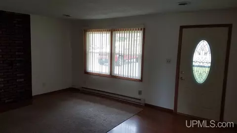 650 Greenwood, Ishpeming, MI 49849 photo 2