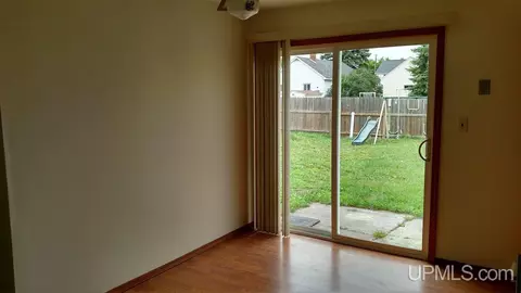 650 Greenwood, Ishpeming, MI 49849 photo 3