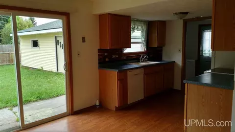 650 Greenwood, Ishpeming, MI 49849 photo 4