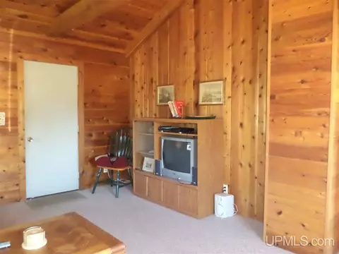 8818 Eagle Hbr, Mohawk, MI 49950 photo 12