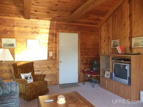 8818 Eagle Hbr, Mohawk, MI 49950 photo 11