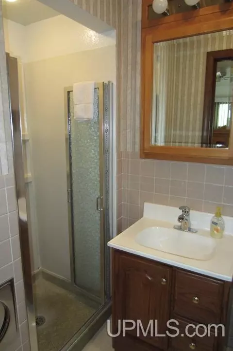225 S Pansy, Ishpeming, MI 49849 photo 12