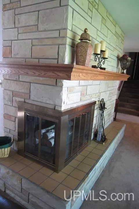 225 S Pansy, Ishpeming, MI 49849 photo 4