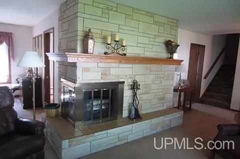 225 S Pansy, Ishpeming, MI 49849 photo 3
