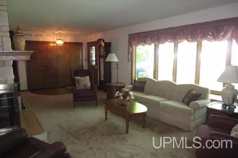 225 S Pansy, Ishpeming, MI 49849 photo 5