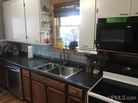 624 Iron, Ishpeming, MI 49849 photo 12