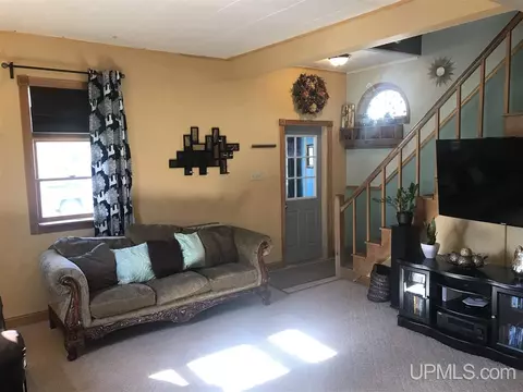 624 Iron, Ishpeming, MI 49849 photo 5