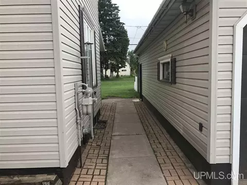 623 Wabash, Ishpeming, MI 49849 photo 32