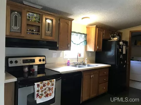 940 Third, Hancock, MI 49930 photo 8