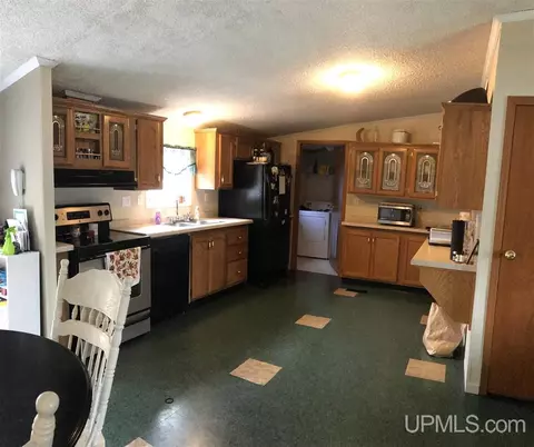 940 Third, Hancock, MI 49930 photo 6