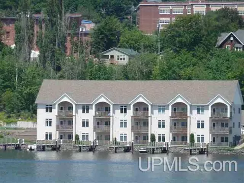 340 Navy UNIT 11, Hancock, MI 49930 photo 1