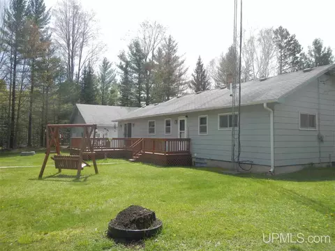 5622 25th, Gladstone, MI 49837 photo 3