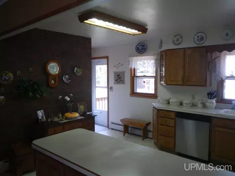 5622 25th, Gladstone, MI 49837 photo 8