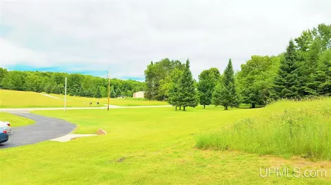 w7185 Johns Road, Niagara, WI 54151 photo 4