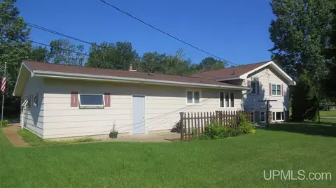 301 S 26th, Escanaba, MI 49829 photo 15