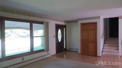 301 S 26th, Escanaba, MI 49829 photo 2
