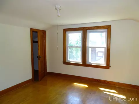 712 E H, Iron Mountain, MI 49801 photo 10