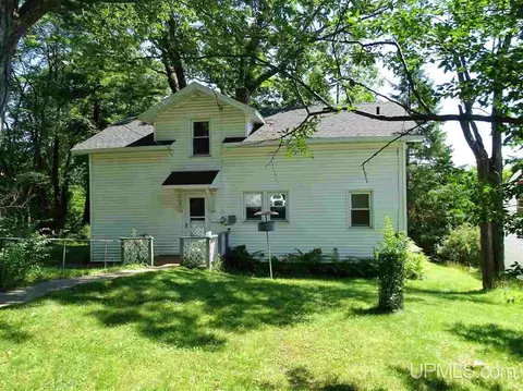 712 E H, Iron Mountain, MI 49801 photo 12