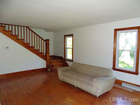 712 E H, Iron Mountain, MI 49801 photo 4