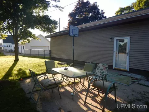624 S 16th, Escanaba, MI 49829 photo 28