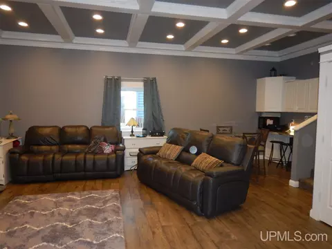 624 S 16th, Escanaba, MI 49829 photo 5