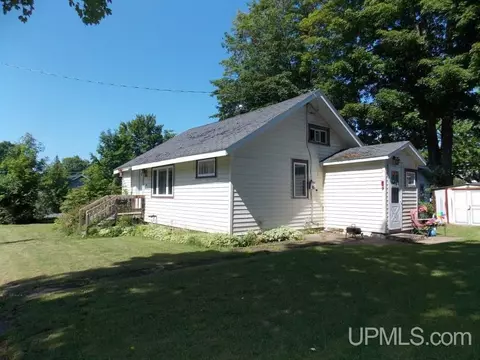 120 E Kingsford, L'anse, MI 49946 photo 6