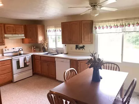 851 Wabash, Ishpeming, MI 49849 photo 6