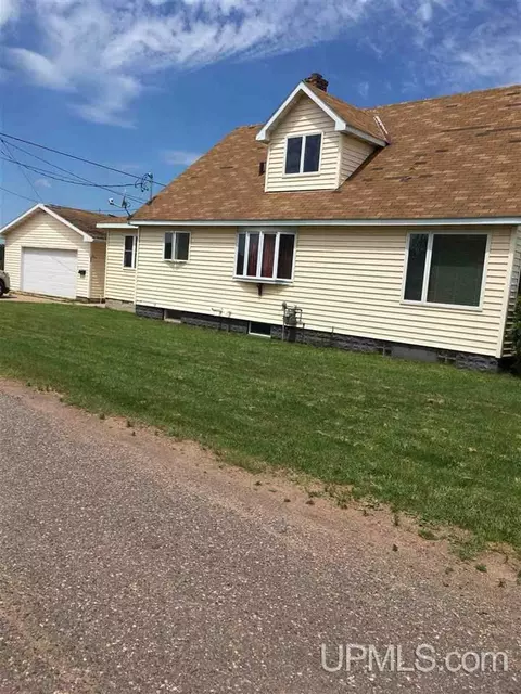 1411 Second, Ishpeming, MI 49849 photo 2
