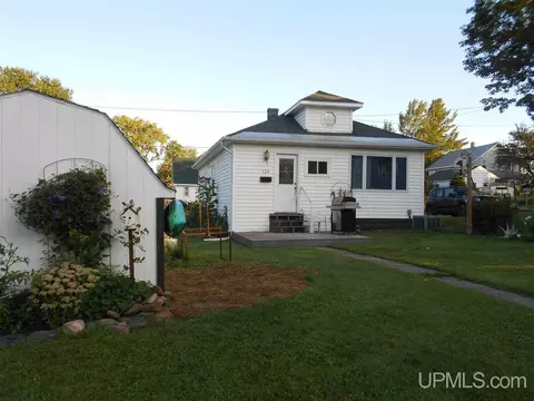 524 N Fourth, L'anse, MI 49946 photo 1