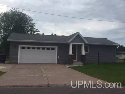 1730 S Rose, Ishpeming, MI 49849 photo 2