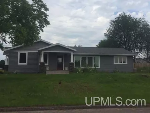 1730 S Rose, Ishpeming, MI 49849 photo 1