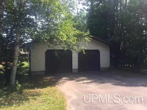 26745 E Grosse Pointe Shrs, Hancock, MI 49930 photo 2