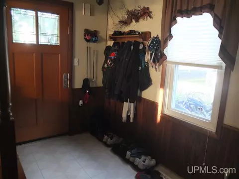 809 S 4th, Escanaba, MI 49829 photo 10