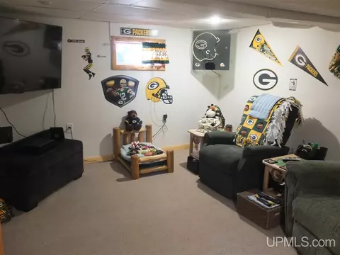 809 S 4th, Escanaba, MI 49829 photo 14