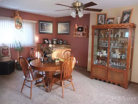 809 S 4th, Escanaba, MI 49829 photo 3