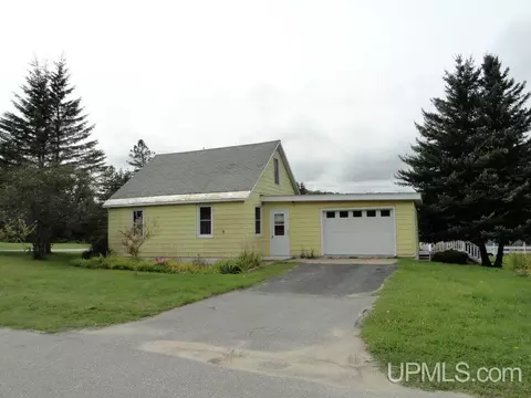 807 E Prospect, Munising, MI 49862 photo 3
