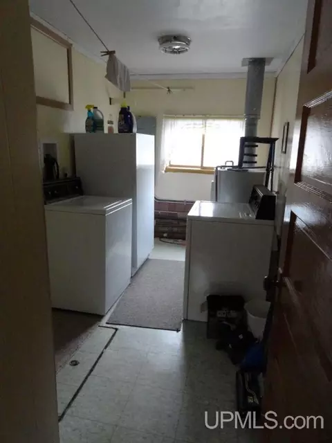 807 E Prospect, Munising, MI 49862 photo 8