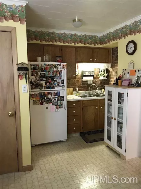 1111 Stephenson, Escanaba, MI 49829 photo 4