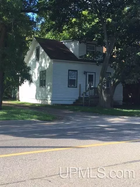407 Wright, Marquette, MI 49855 photo 1