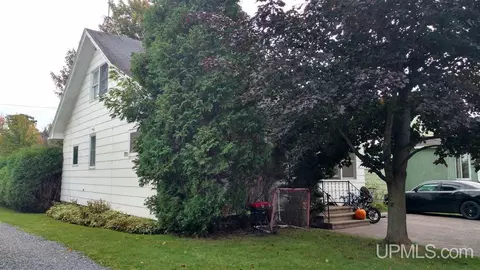 523 N Third, L'anse, MI 49946 photo 2