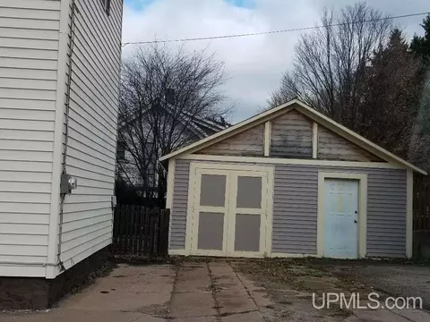 802 N N Pne, Ishpeming, MI 49849 photo 33
