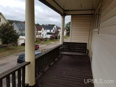 802 N N Pne, Ishpeming, MI 49849 photo 2