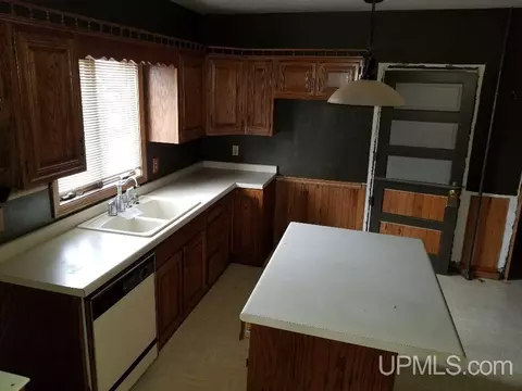 802 N N Pne, Ishpeming, MI 49849 photo 17