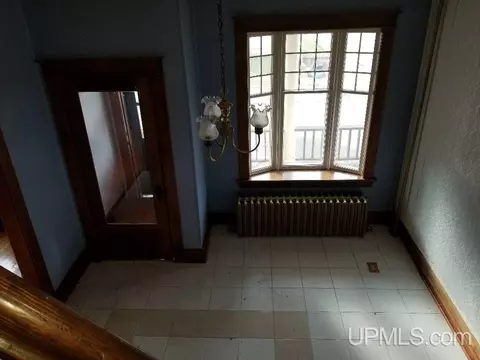 802 N N Pne, Ishpeming, MI 49849 photo 5