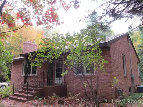 5331 18th, Escanaba, MI 49829 photo 1