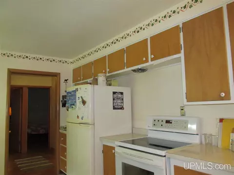 5331 18th, Escanaba, MI 49829 photo 3